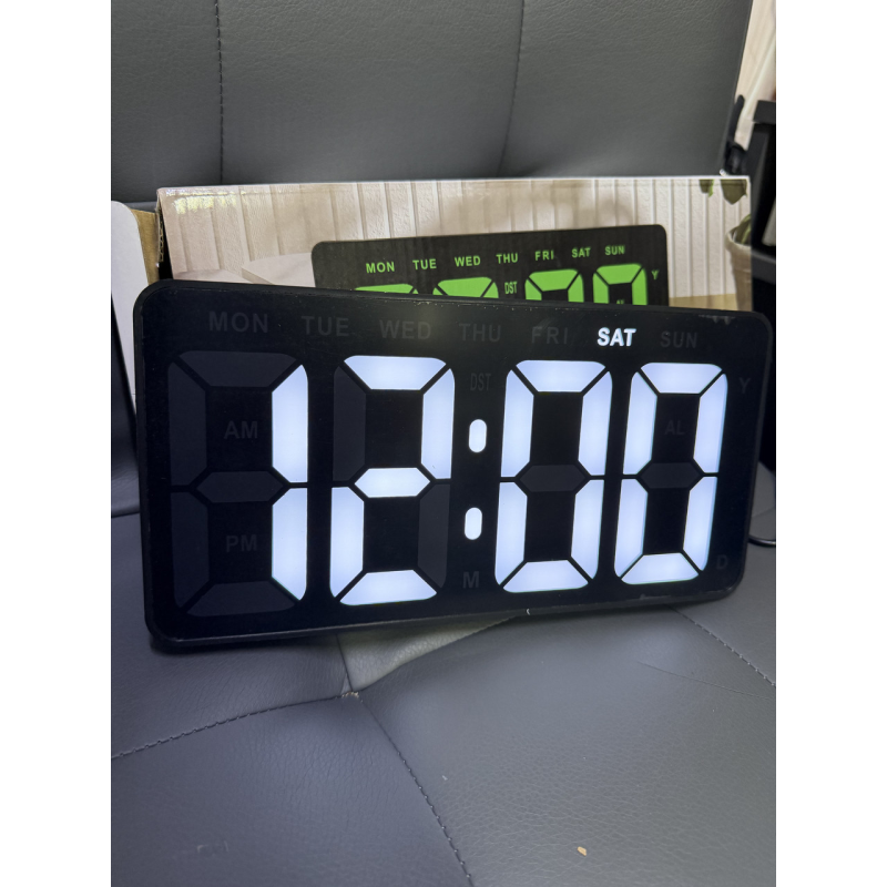 Настінний годинник від USB і батарейки, JH1825, білі /LED годинник/ Годинник на стіну Настінний годинник від USB і батарейки, JH1825, білі /LED годинник/ Годинник на стіну